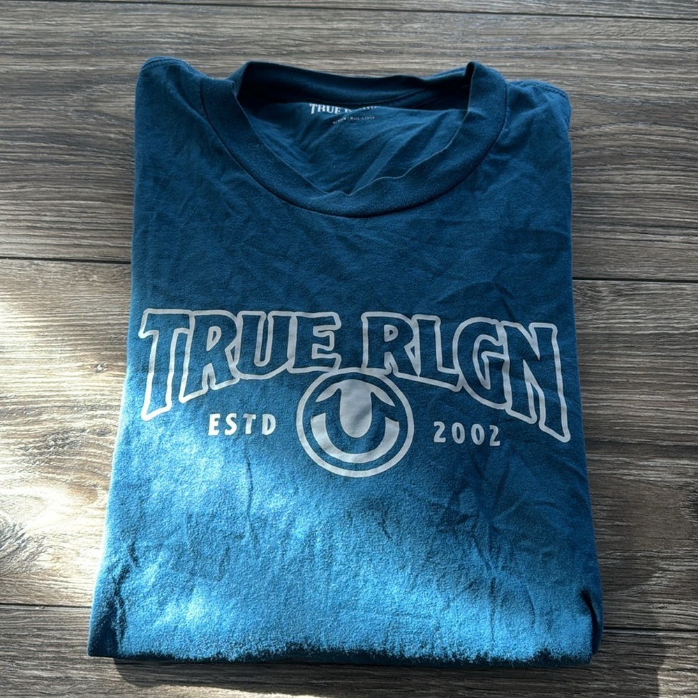 VINTAGE TRUE RELIGION TSHIRT